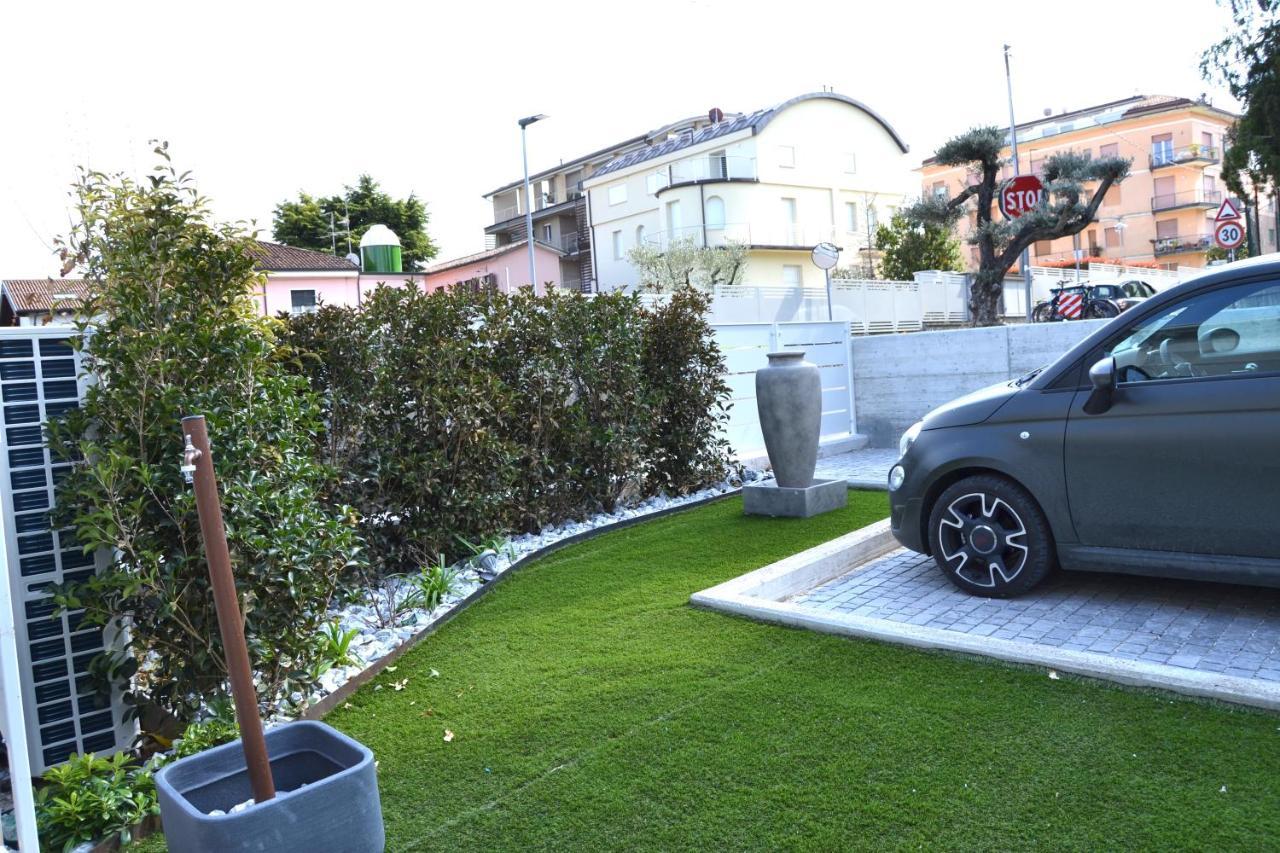 Iris Ar Holiday-Home Peschiera del Garda Eksteriør bilde