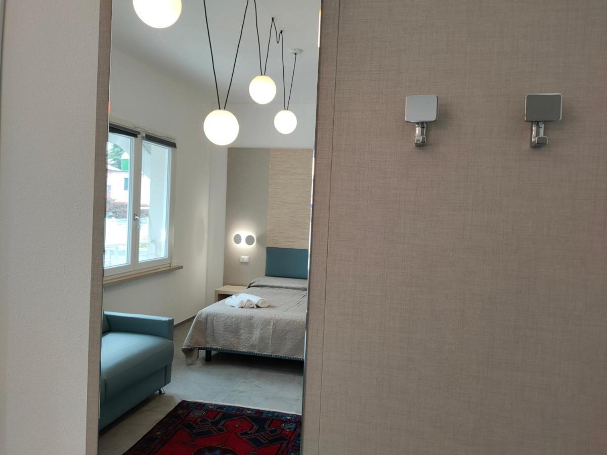Iris Ar Holiday-Home Peschiera del Garda Eksteriør bilde