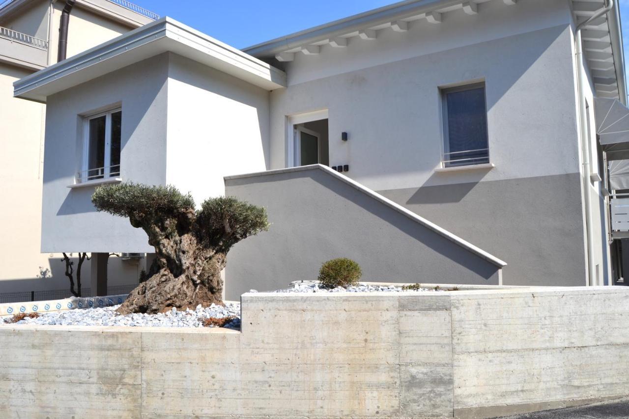 Iris Ar Holiday-Home Peschiera del Garda Eksteriør bilde