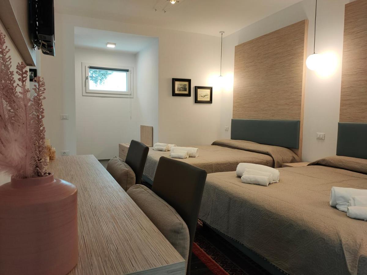 Iris Ar Holiday-Home Peschiera del Garda Eksteriør bilde